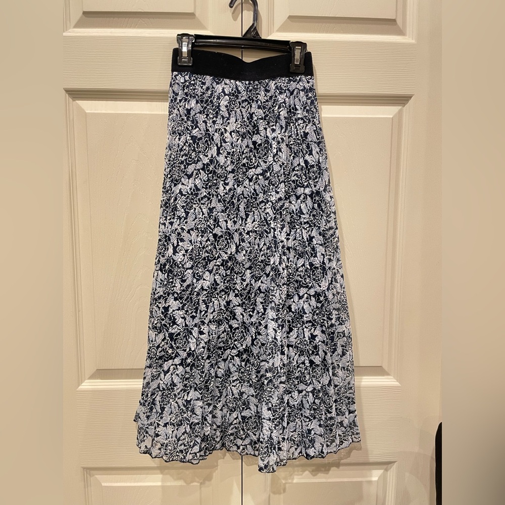 Joe Fresh Calf-length pleated chiffon Skirt High waist elasticized waistband